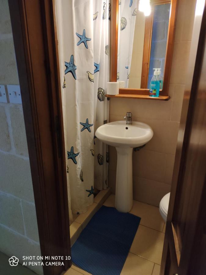 Seafront Two Bedroomed Apartment In Marsalforn Extérieur photo
