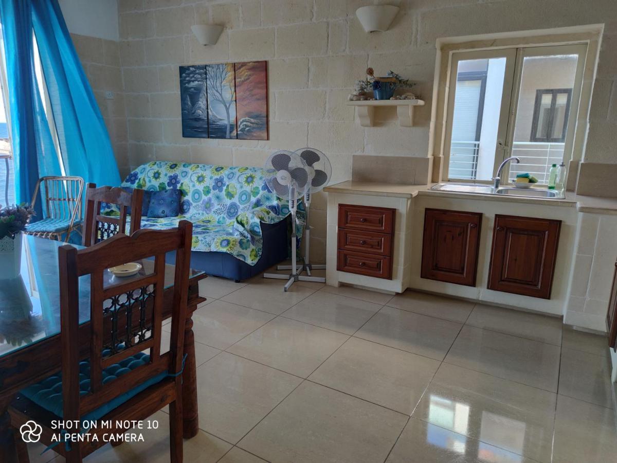 Seafront Two Bedroomed Apartment In Marsalforn Extérieur photo